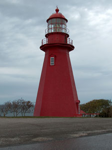 red lighthouse, Quebec